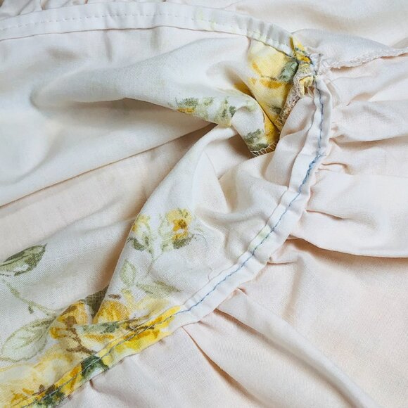 Vintage 70s BURLINGTON HOUSE USA Yellow Floral Ruffle Pillowcase Set: Percale - Picture 8 of 10
